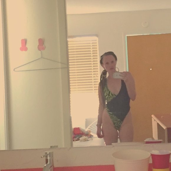 Meet your Posher, Ann - Picture 8 of 8